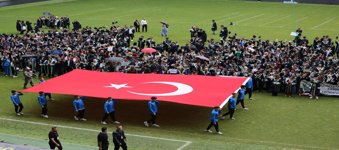 2024-2025 ÜNİVERSİTEMİZ MEZUNİYET TÖRENİ "BAYRAK YÜRÜYÜŞÜ"